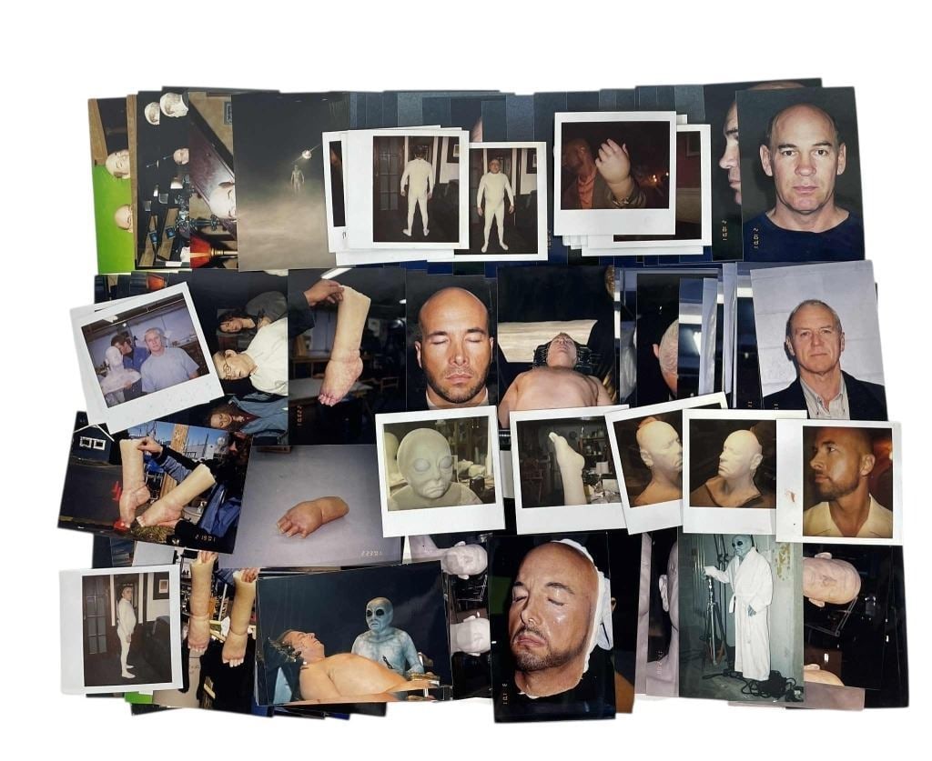 The Lone Gunmen (X-Files Spinoff 2001) - 158 Make-up SFX Continuity Shots: The Lone Gunmen (X-Files Spinoff 2001) - 158 Make-up SFX Continuity Shots.Includes 127 4" x 6" and 31 polaroids. Original set of 158 SFX continuity shots from the conspiracy fiction thriller drama tel