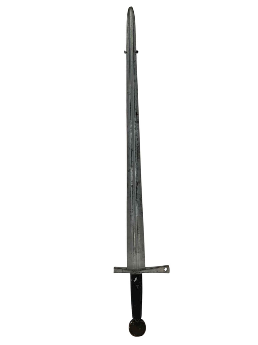 The Haunted Mansion (2003) - Knight Sword: The Haunted Mansion (2003) - Knight Sword.Measuring 40".During the movie Eddie Murphy has to fight his way throught the Hall of Knights to save his daughter where the last knight is using this sword.M