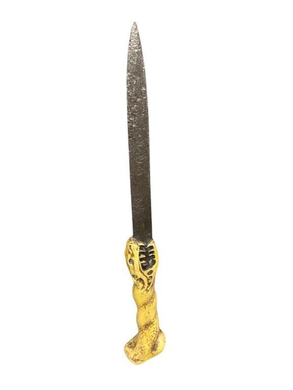 Ash vs Evil Dead (2015-2018) - Hero Kandarian Dagger: Ash vs Evil Dead (2015-2018) - Hero Kandarian Dagger.Made of resin.Original Kandarian Dagger with snake shaped handle used in the Sam Raimi developed comedy horror television series 'Ash vs Evil Dead'