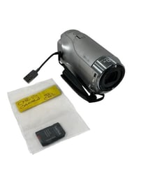 Fear the Walking Dead (2015[x=#8211/]2023) - Chris (Lorenzo James Henrie) Working Sony Camcorder