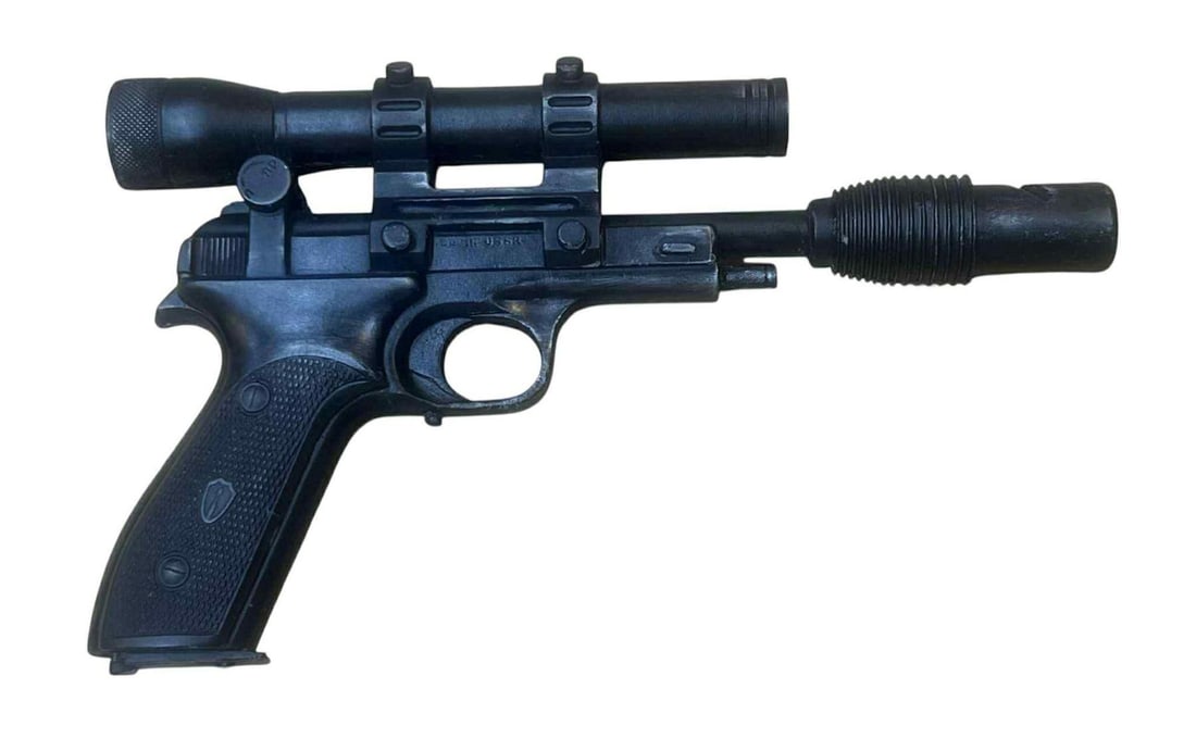 Star Wars - Obi-Wan Kenobi (2022) - Tala Durith (Indira Varma) Prop WE-11 Blaster Pistol: Star Wars - Obi-Wan Kenobi (2022) - Tala Durith (Indira Varma) Prop WE-11 Blaster Pistol.Made of rubber.Measuring roughly just under 11".Original WE-11 blaster pistol used by "Tala Durith", played by 