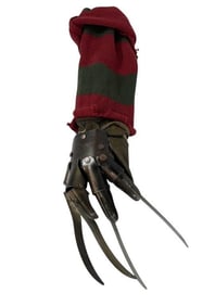 The Goldbergs (2013[x=#8211/]2023) - Robert Englund "Freddy Krueger" Bladed Glove and Effects Hand