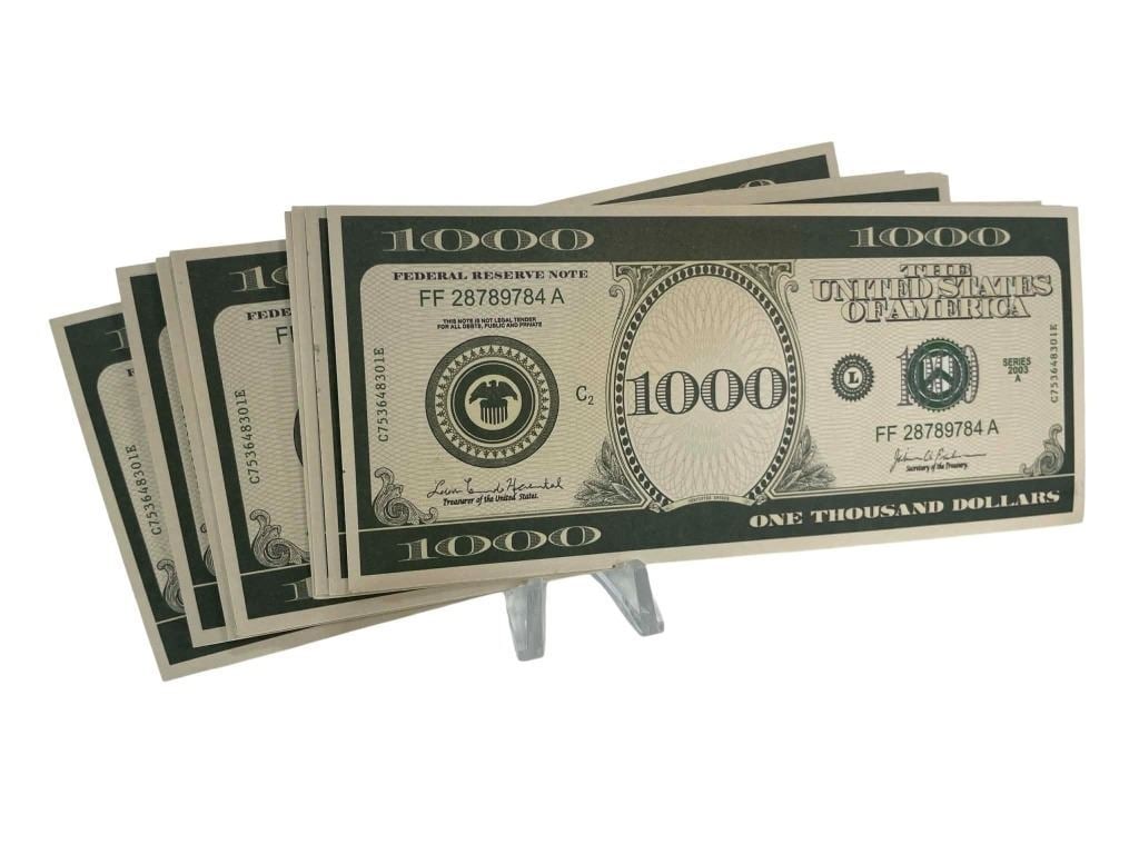 Casino Royale (2006) - $1000 Bills x11 (Movie Premiere): Casino Royale (2006) - $1000 Bills x11 (Movie Premiere).Original collection of prop 11 $1000 bills from the movie and then given out at the movie premiere of the Martin Campbell directed spy film 'Cas