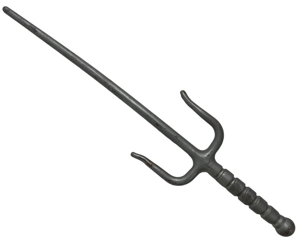 Daredevil (2015-2018) - Ninja Sai: Daredevil (2015-2018) - Ninja Sai.Made of rubber.Original ninja sai used in the Drew Goddard created television series 'Daredevil' (2015 2018).Charlie Cox stars as Matt Murdock / Daredevil, a blind la