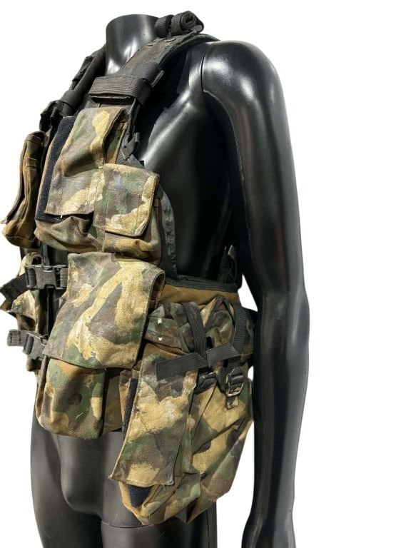 Doctor Who (TV Series 2005[x=#8211/]) - Guards Tactical Camo Vest - 4