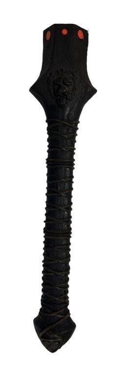 Hercules (2014) - Hercules (Dwayne Johnson) Special Effects CGI Club: Hercules (2014) - Special Effects Hercules (Dwayne Johnson) CGI Club.Made of rubber with leather wrapped handle. Has 2 resin medallions applied to the base of the handle. Measuring 21".Original