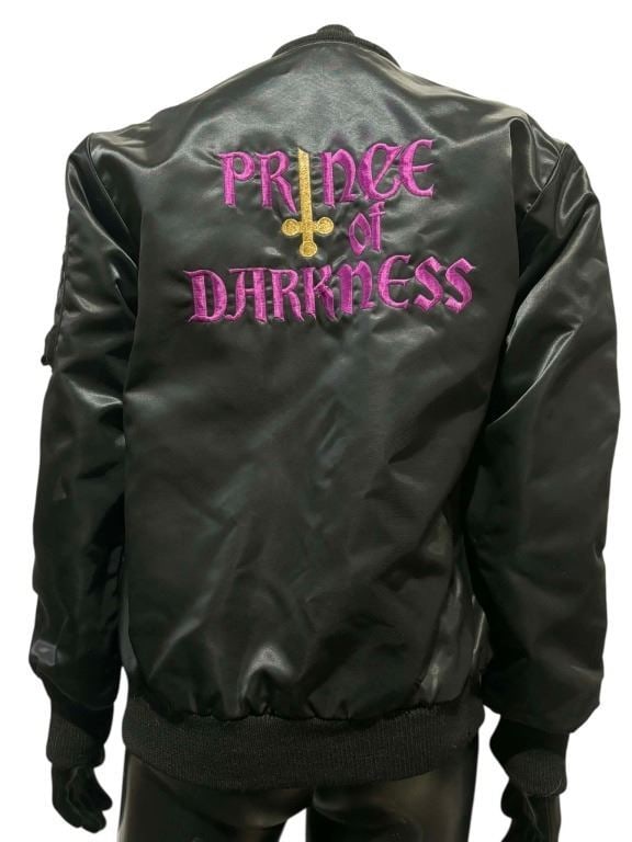 Prince of Darkness (1987) - Crew Jacket: Prince of Darkness (1987) - Crew Jacket.Size M. "Case" On the front.Original and rare crew jacket owned by camera operator Casey Hotchkiss from the production of the John Carpenter directed supernatur