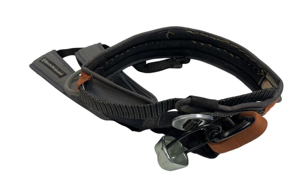 The Cave (2005) - Morris Chestnut (Top Buchanan) Climbing Harness: The Cave (2005) - Morris Chestnut (Top Buchanan) Climbing Harness.Original nylon climbing harness used by "Morris Chestnut", played by Top Buchanan in the production of the Bruce Hunt directed action