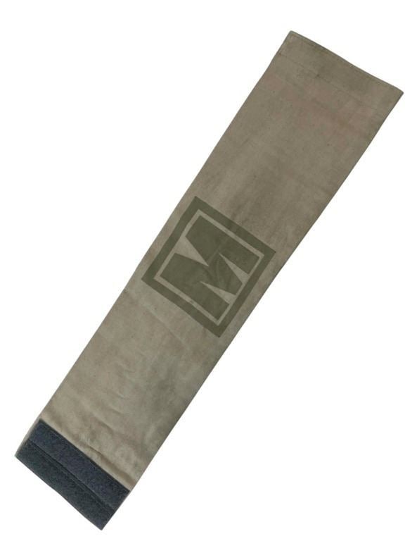 The Hunger Games: Mockingjay - Part 2 (2015) - Medic Arm Band: The Hunger Games: Mockingjay - Part 2 (2015) - Medic Arm Band.Measuring 15 1/2" x 4".Original arm band used by the medics, attached with velcro used in the production of 'The Hunger Games: Mockingjay