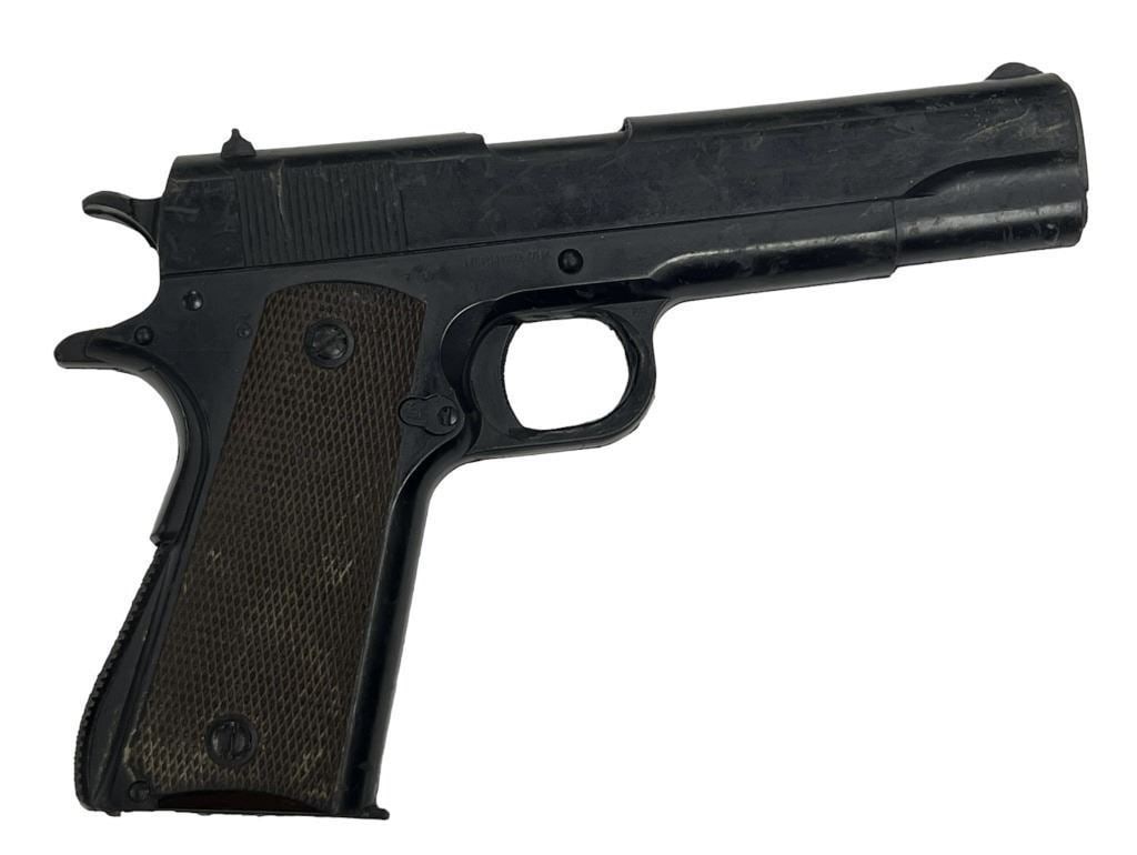 The Man in the High Castle (2015-2019) - Wyatt Price (Jason O'Mara) Colt M1911 Pistol: The Man in the High Castle (2015-2019) - Wyatt Price (Jason O'Mara) Colt M1911 Pistol.Made of rubber.Comes with a COA signed by the armorer for the show. Master armorer and weapon fabricator who's