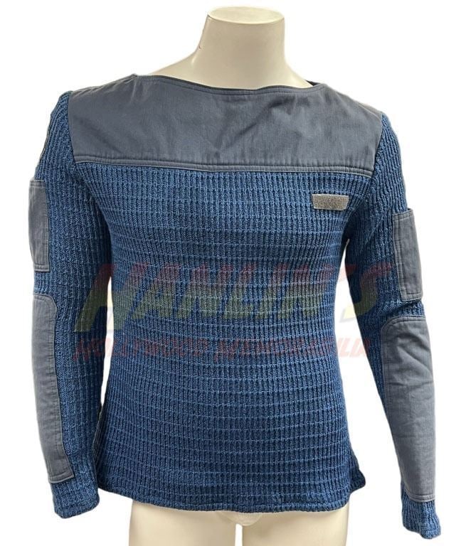 Wing Commander (1999) - Tiger Claw Sweater: Wing Commander (1999) - Tiger Claw Sweater.Original sweater and arm patch worn by a crew member of the Tiger Claw in the Chris Roberts created science fiction film 'Wing Commander' (1999), loosely bas