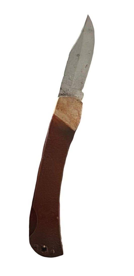 Apex (2026) - Ben (Taron Egerton) Knife: Apex (2026) - Ben (Taron Egerton) Knife.Original knife used by "Ben", played by Taron Egerton in the Baltasar Korm?kur directed Christmas survival action thriller film 'Apex' (2026), which tells the