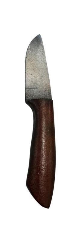 Apex (2026) - Ben (Taron Egerton) Knife: Apex (2026) - Ben (Taron Egerton) Knife.Original knife used by "Ben", played by Taron Egerton in the Baltasar Korm?kur directed Christmas survival action thriller film 'Apex' (2026), which tells the