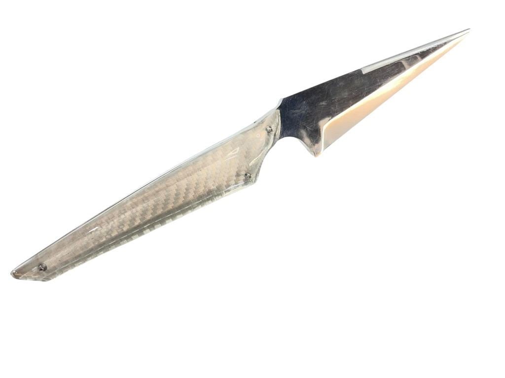 Divergent (2014) - Hero Metal Choosing Ceremony Knife: Divergent (2014) - Hero Metal Choosing Ceremony Knife.Consists of metal with a Lucite handle.Measuring 12" long.Original hero knife used in the choosing ceremony where people are divided into