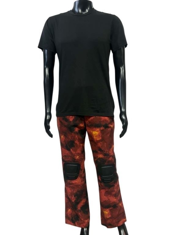 Divergent Allegiant (2016) - Four (Theo James) Costume: Divergent Allegiant (2016) - Four (Theo James) Costume.Consists of camo pants with knee guards built in and a shirt.Original costume worn by "Four", played by Theo James in the dystopian science