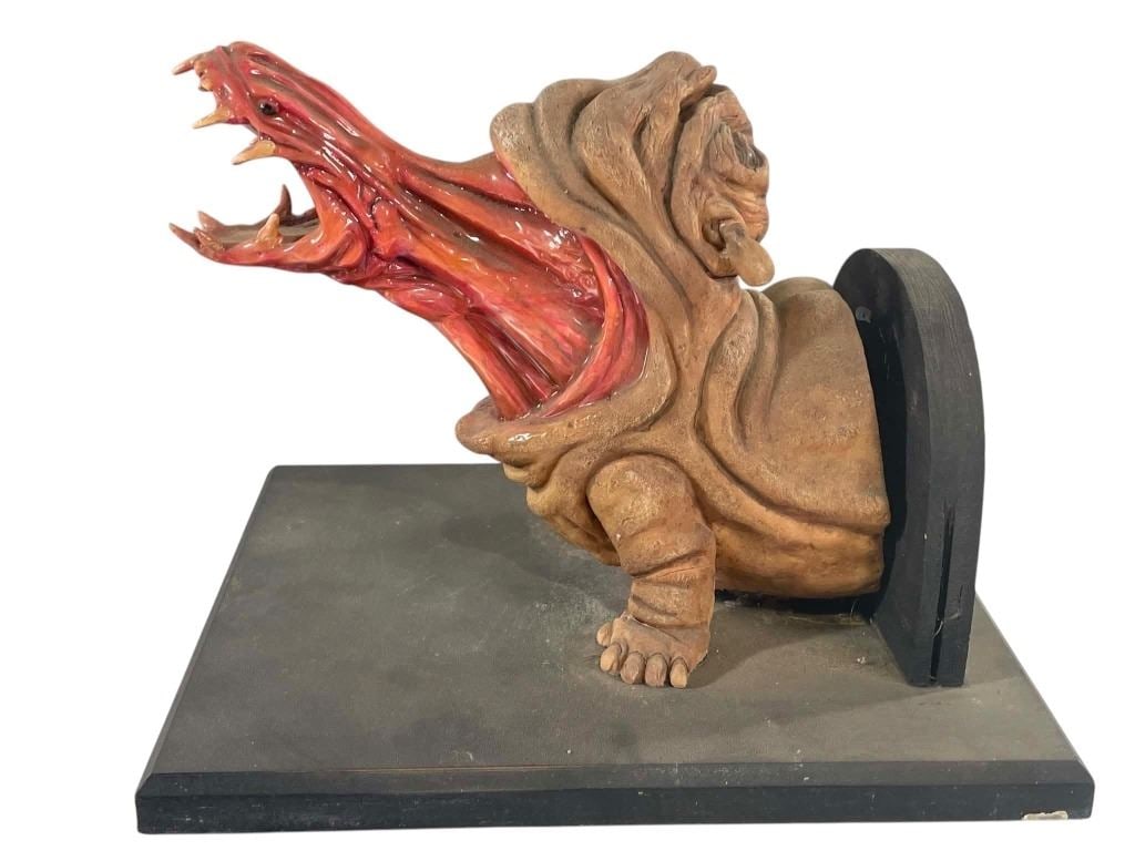 Evolution (2001) (Phil Tippett Collection) - Cutie Pie Monster Maquette + Concept Art - Lot B: Evolution (2001) (Phil Tippett Collection) - Cutie Pie Monster Painted Maquette + Concept Art.Measuring 7" x 8" x 10".Made of sculpy on a wood base.Feet need to be repaired and glued back on (see
