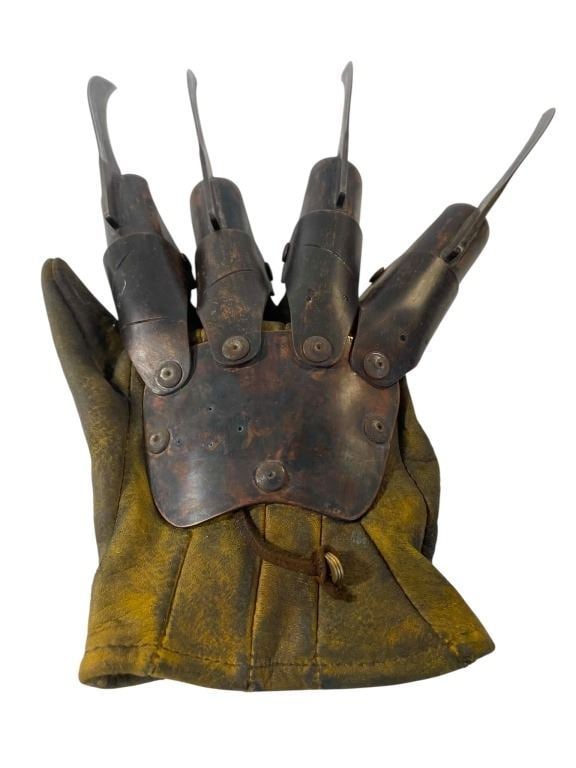 Freddy vs. Jason (2003) - Freddy's Post-Production Glove (Steel Version): Freddy vs. Jason (2003) - Freddy's Post-Production Glove (Steel Version).From the Ronny Yu directed slasher film 'Freddy vs. Jason' (2003), a crossover between the A Nightmare on Elm Street and