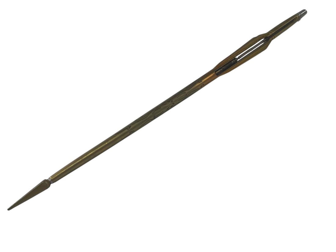 Guardians of the Galaxy Vol. 2 (2017) - Yondu (Michael Rooker) Yaka Arrow: Guardians of the Galaxy Vol. 2 (2017) - Yondu (Michael Rooker) Yaka Arrow.Measuring 17[x=#8243/].Original signature whistle-operated Yaka arrow used by "Yondu", played by Michael Rooker in the
