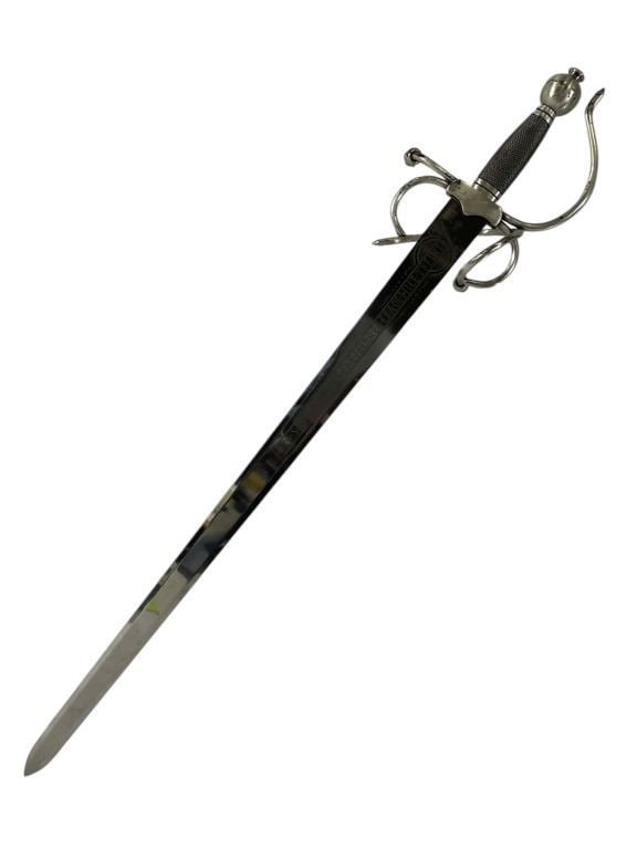 Highlander (1992-1998) - Signed Sword Elizabeth Gracen: Highlander (1992-1998) - Signed Sword Elizabeth Gracen.Official 20th anniversary limited edition sword hand signed by Elizabeth Gracen who played Amanda Darieux. From the science fantasy