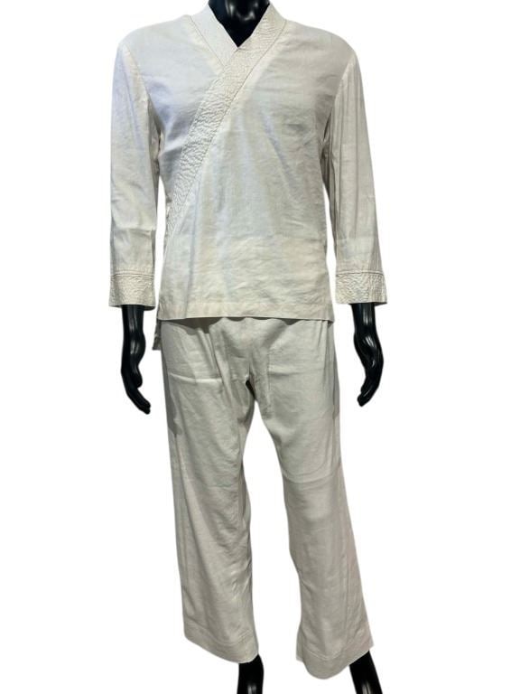 Iron Fist (2017-2018) - Davos (Sacha Dhawan) Gi Costume: Iron Fist (2017-2018) - Davos (Sacha Dhawan) Gi Costume.Original stunt Gi costume worn by "Davos", played by Sacha Dhawan on the television series 'Iron Fist' (2017-2018), based on the Marvel Comics c