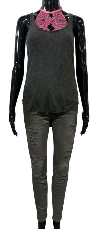 Power Rangers (2017) - Kimberly (Pink Ranger) Detention Costume (1 of 3)