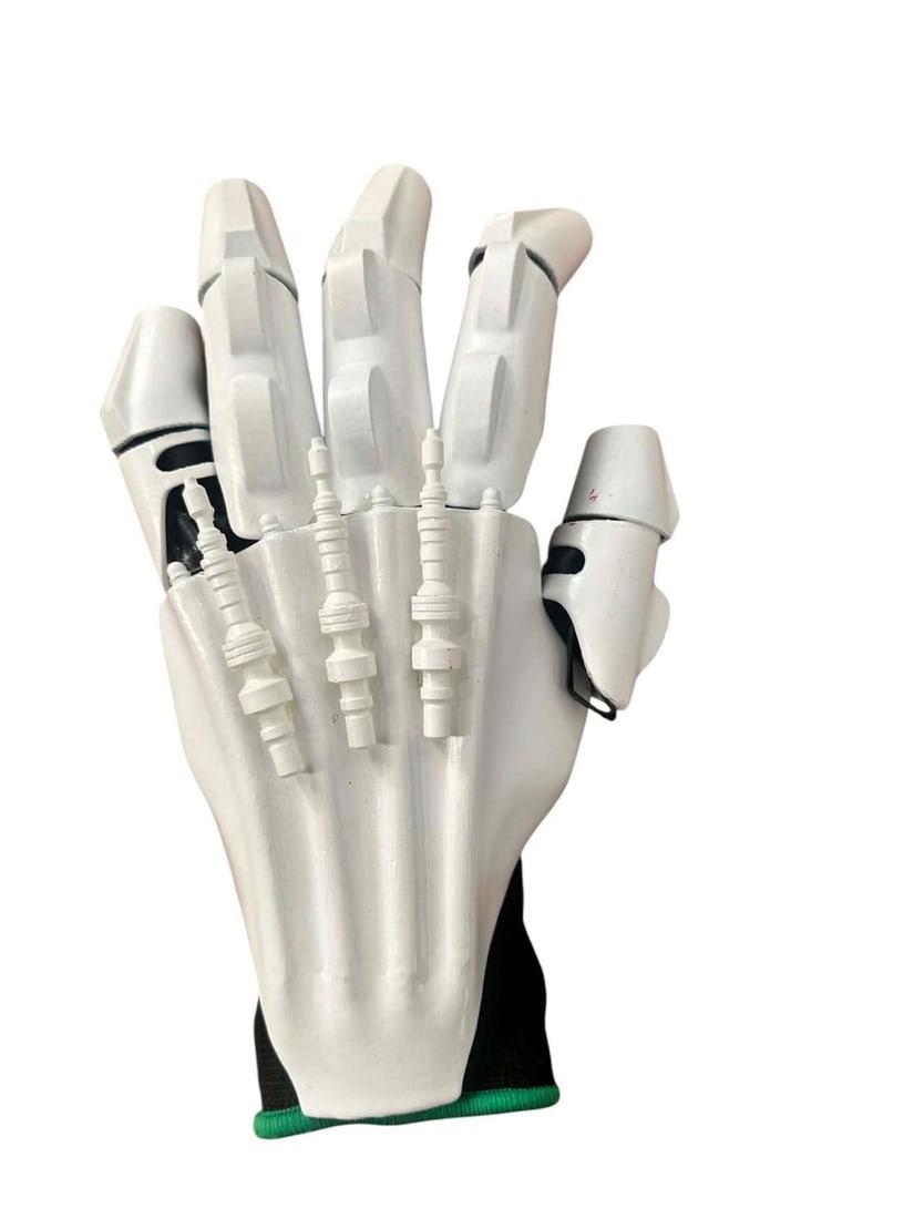 Star Wars - Ahsoka (2023-) - Home One Protocol Droid Hand (1 of 6)