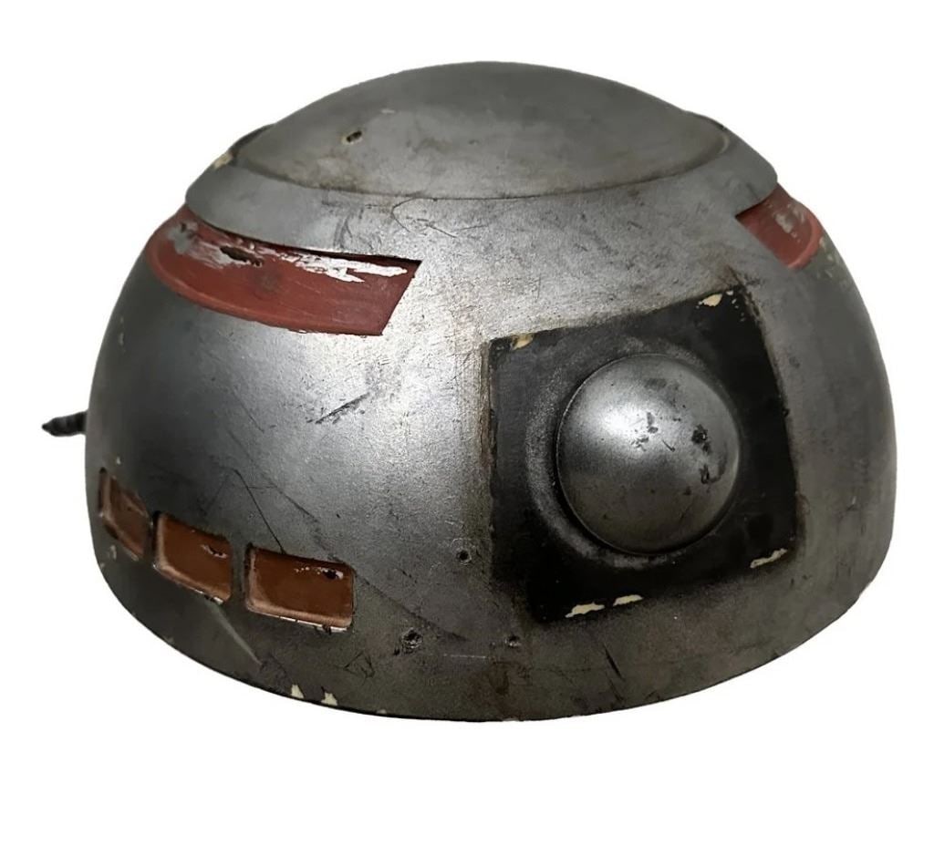 Star Wars - Andor (2022-) - Season 1 Droid Head: Andor (2022-) - Season 1 Droid Head.Measuring roughly 12".Original droid head used in season 1 of the Tony Gilroy created television series 'Andor' (2022-), a prequel to the Star Wars spin-off film Ro