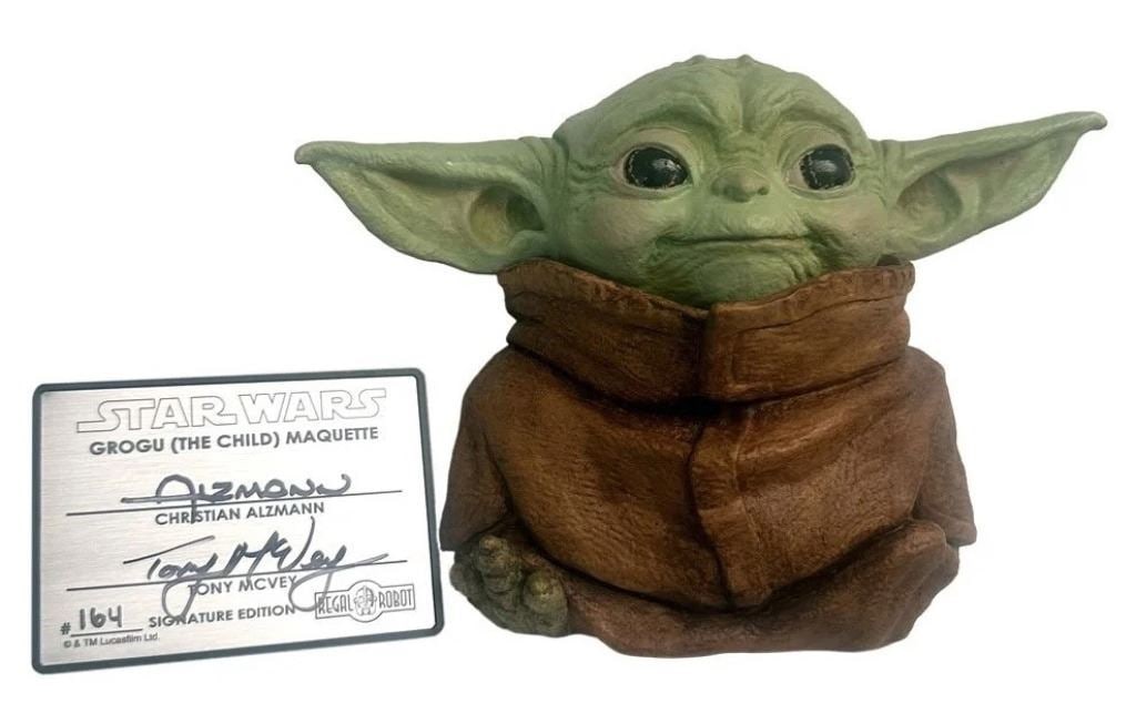 Star Wars - The Mandalorian (2019-) - Limited Edition Regal Robot Concept Grogu Maquette (1 of 1)
