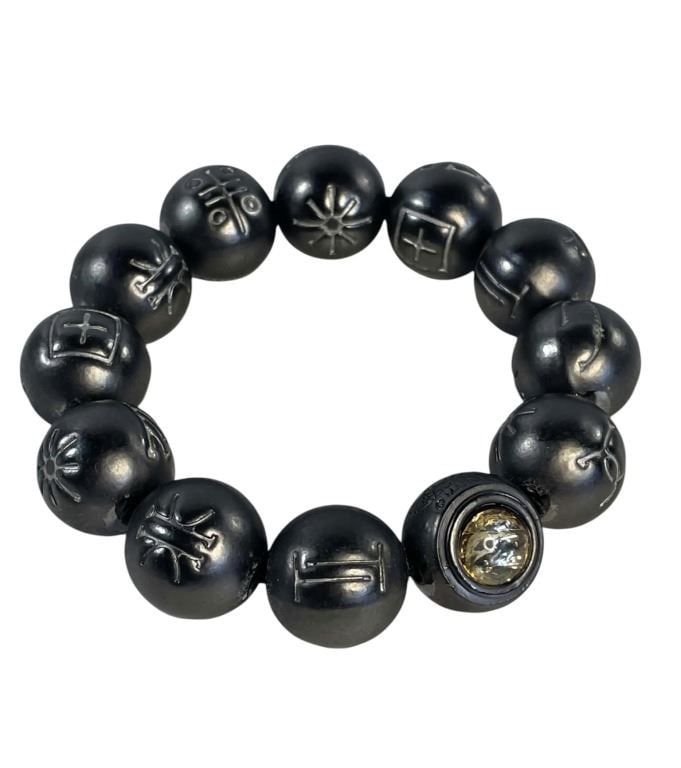 Black Panther: Wakanda Forever (2022) - Wakandan Bracelet: Black Panther: Wakanda Forever (2022) - Wakandan Bracelet.Made of metal beads.Original bracelet worn by a Wakandan in the production of the Ryan Coogler directed superhero film 'Black Panther: