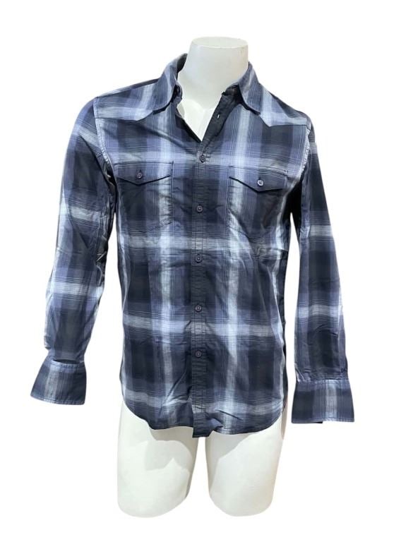 Harry Potter and the Half-Blood Prince (2009) - Harry Potter Shirt (Double): Harry Potter and the Half-Blood Prince (2009) - Harry Potter Shirt (Double).Wardrobe label inside with "Harry Double Ryan HP6".Original shirt made for "Harry Potter" from the production of the fantasy