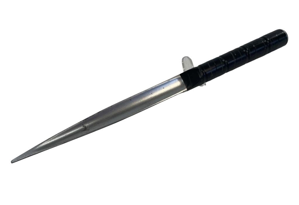 Limitless (2011) - Prop Knife - 2