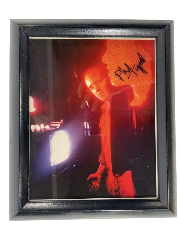 Star Wars - The Empire Strikes Back (1980) - Phil Tippett Signed Production Still - Lot E: Star Wars - The Empire Strikes Back (1980) - Phil Tippett Signed Production Still - Lot E.Measuring 10" x 12".Photo depicts Phil Tippett with Han Solo in Carbonite.Photo is framed and Phil Tippett
