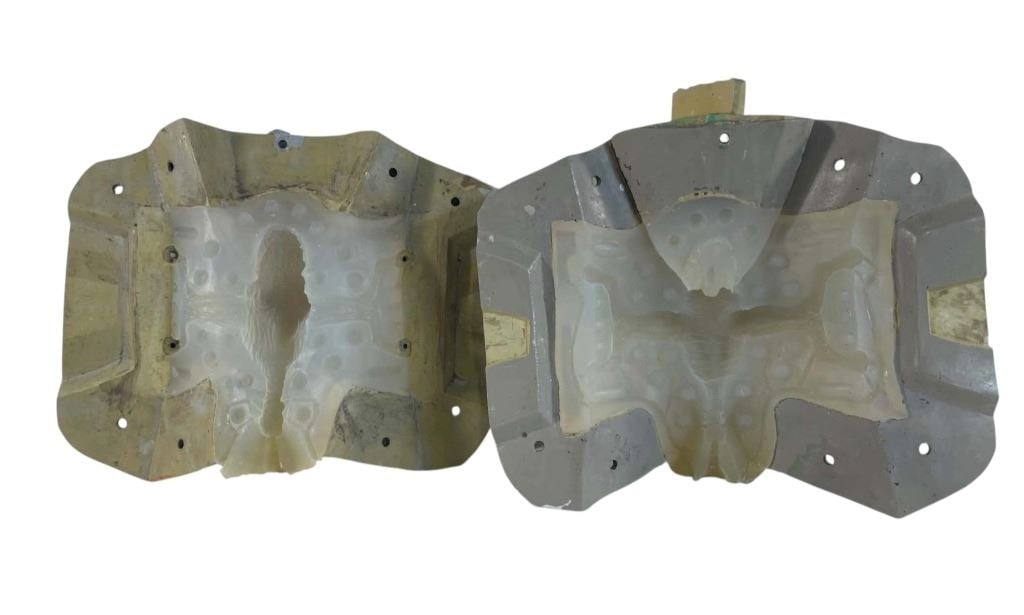 Star Wars: Episode VII - The Force Awakens (2015) - Millennium Falcon Holochess Piece Monster Mold - (1 of 7)