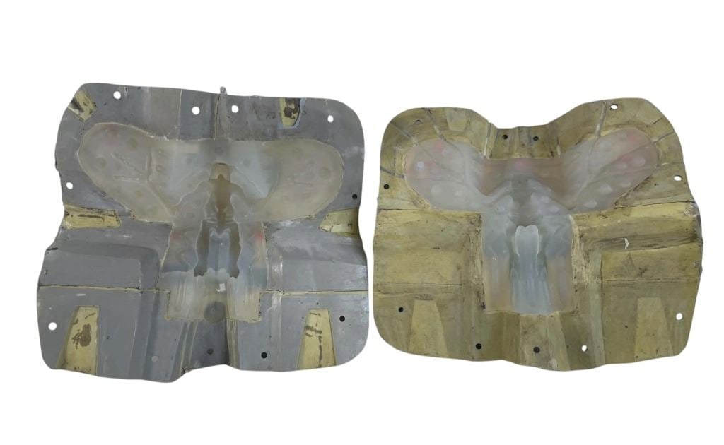 Star Wars: Episode VII - The Force Awakens (2015) - Millennium Falcon Holochess Piece Monster Mold - (1 of 8)