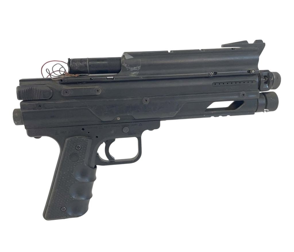 Starship Troopers 2: Hero of the Federation (2004) - Hero E-Pulse A1 Sidearm Pistol: Starship Troopers 2: Hero of the Federation (2004) - Hero E-Pulse A1 Sidearm Pistol.Original hero E-Pulse A1 sidearm pistol used in the Phil Tippett created military science fiction horror film 'Stars