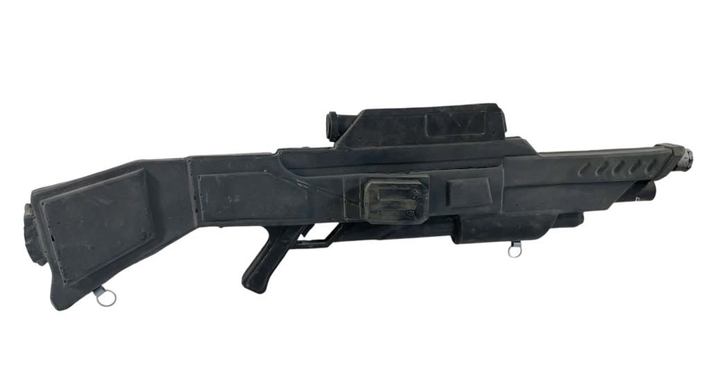 Starship Troopers 2: Hero of the Federation (2004) - Stunt E-Pulse 44 Rifle: Starship Troopers 2: Hero of the Federation (2004) - Stunt E-Pulse 44 Rifle.Original stunt rifle used in the Phil Tippett created military science fiction horror film 'Starship Troopers 2: Hero of the