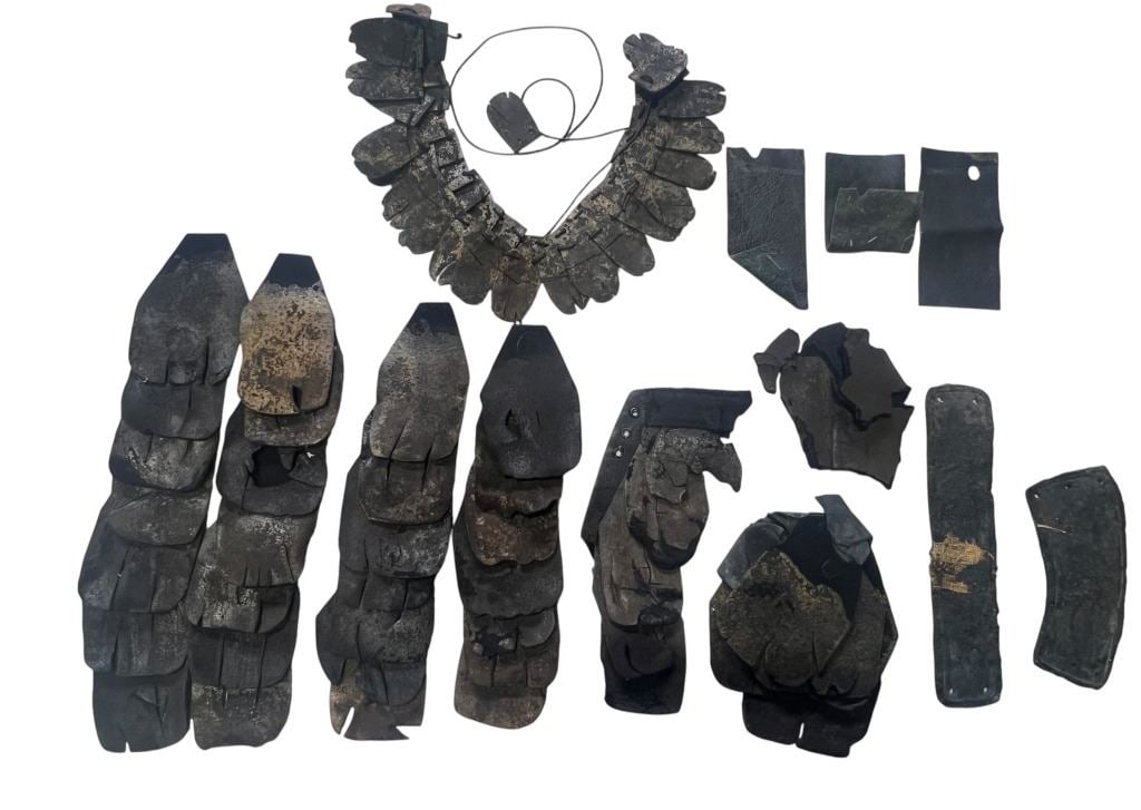 The Mummy Returns (2001) - Mummy Necklace and Skirt Pieces (1 of 4)