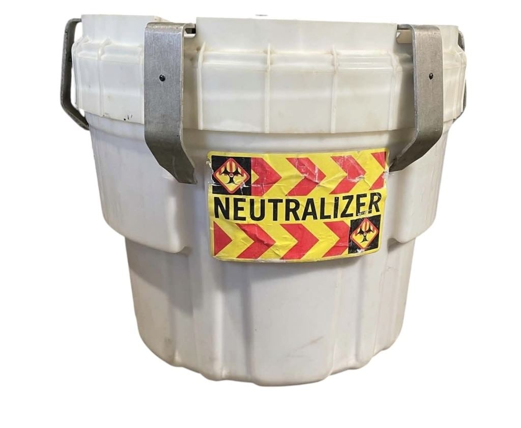Warehouse 13 (2009[x=#8211/]2014) - Neutralizer Transport Container (1 of 4)