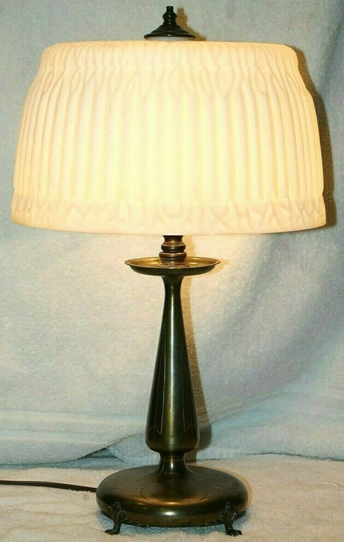 Signed Pairpoint Lamp W/ Squatty Clam Broth Shade: Signed 3 socket base w/ Squatty clam broth pressed glass shade.Recently rewired.Stands 20" tall. Shade is 11 15/16" wide.