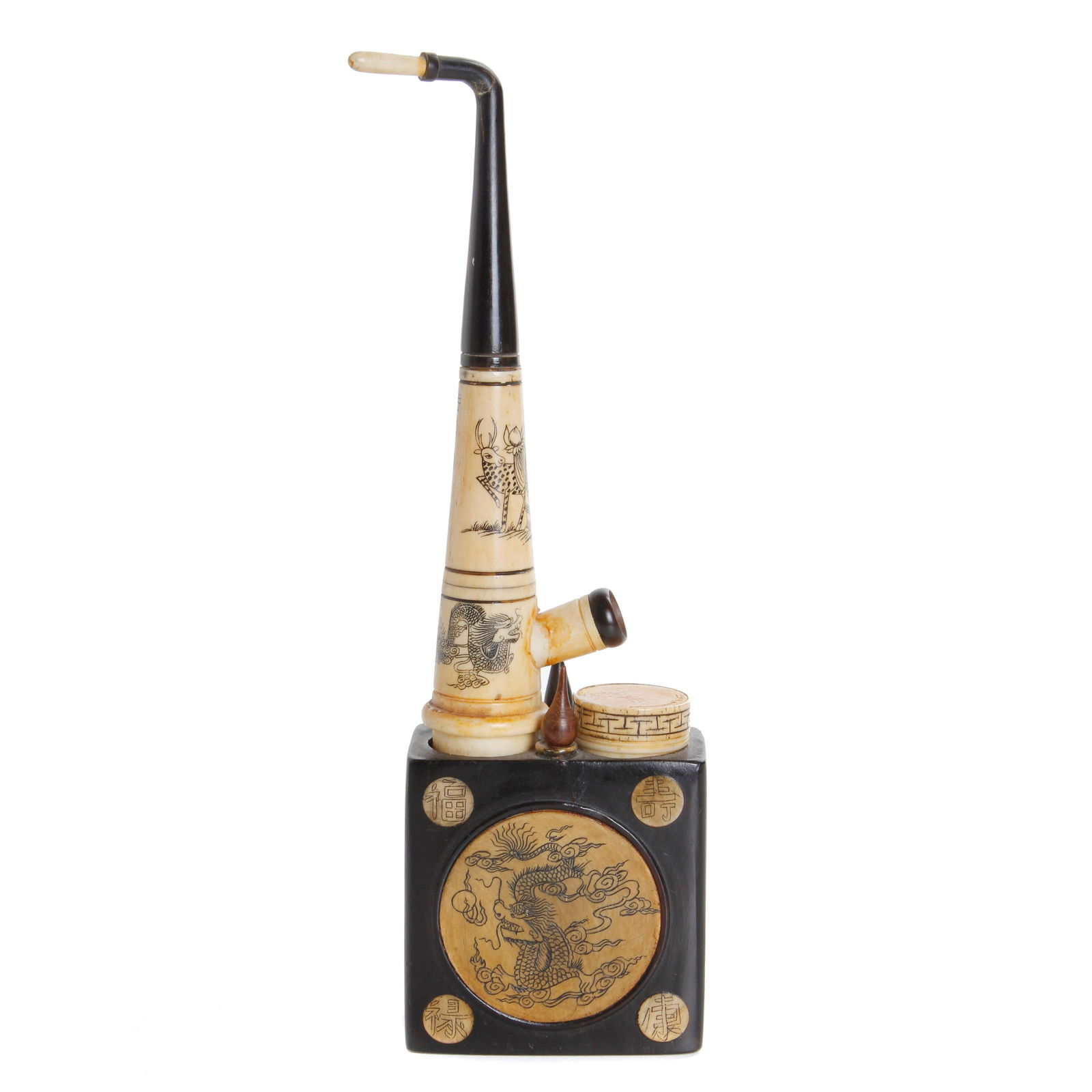 CHINESE OPIUM PIPE, QING DYNASTY, LATE 19TH CENTURY.: In ebony and inked bone with dragons, animals and characters. With inscriptions and a red stamp. Slightly damaged. 22 x 7 x 3.5 cm.