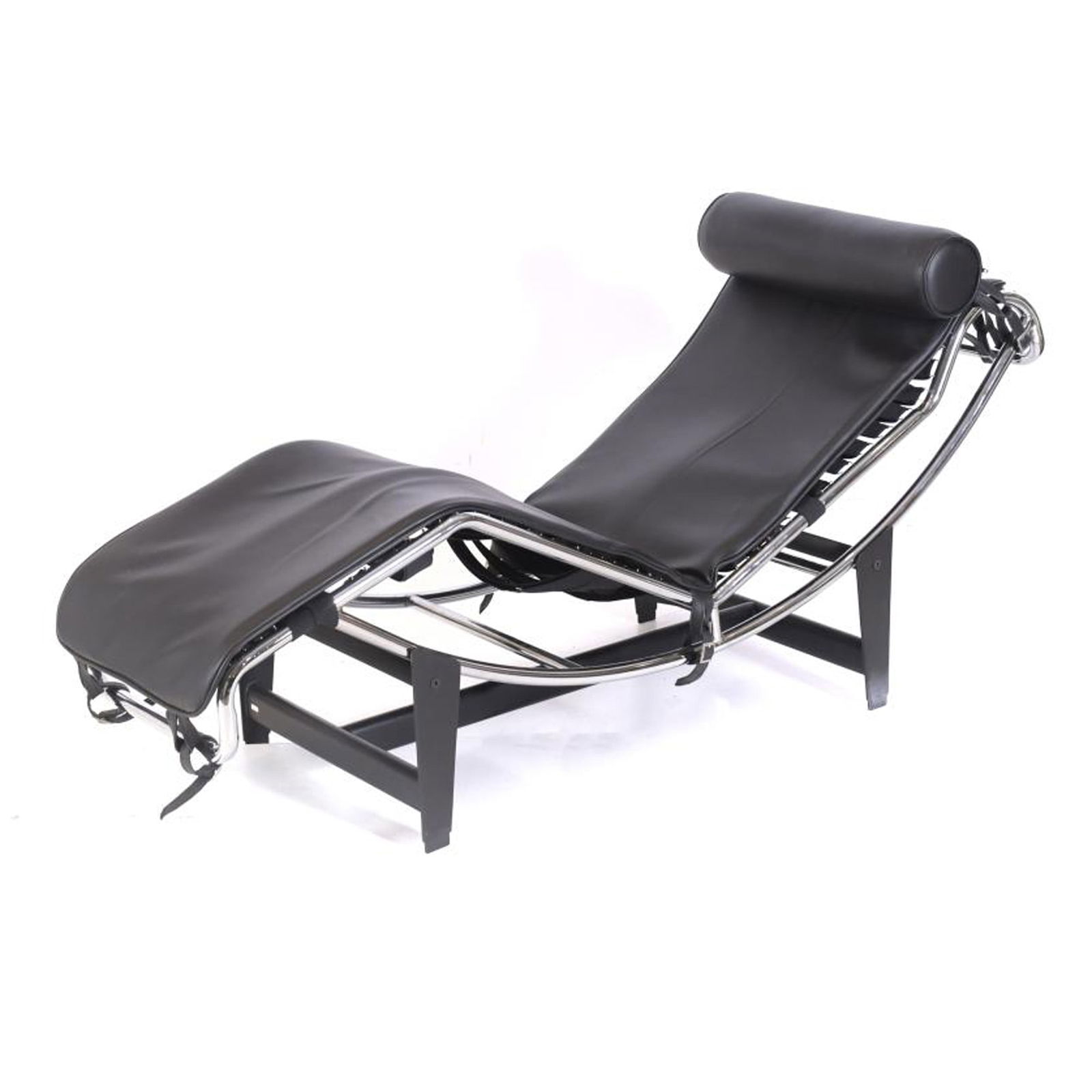 AFTER MODELS BY LE CORBUSIER, PIERRE JEANNERET CHARLOTTE PERRIAND. MODEL LC4 CHAISE LONGE.: Chromed steel and iron structure. Fabric bands on the support and upholstery in black imitation leather. Slight wear and tear. 74 x 150 x 57 cm.
