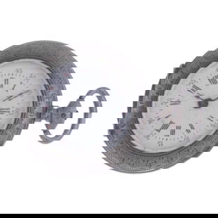 POCKET WATCH.: Silver case of 35 mm, white enamelled dial with Roman numerals. Manual winding movement with key, not included.Chiselled back lid; inner lid with engraving: "cylindre huit rubis".It requires revision.