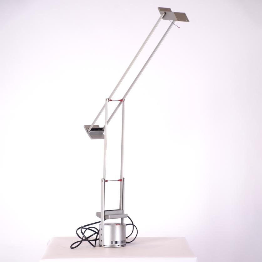 RICHARD SAPPER (1932 - 2015) FOR ARTEMIDE. ‘Tizio’ model table lamp, Italy.: Designed in 1971 by Richard Sapper and manufactured by Artemide in 1972. Lacquered metal and ABS plastic. Signs of wear. Height: 114 cm max. Reference items: Museum of Modern Art of New York (MoMA). R