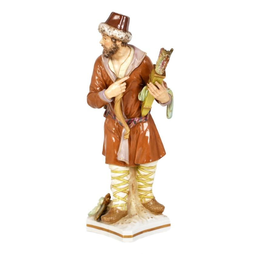 Figure of a courtier, 20th century: German KPM porcelain. Stamp on the base. 30 x 14 x 12 cm.