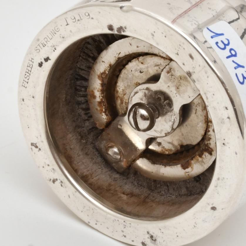 Set of two pepper shakers and two salt shakers, 20th century. (1 of 2)