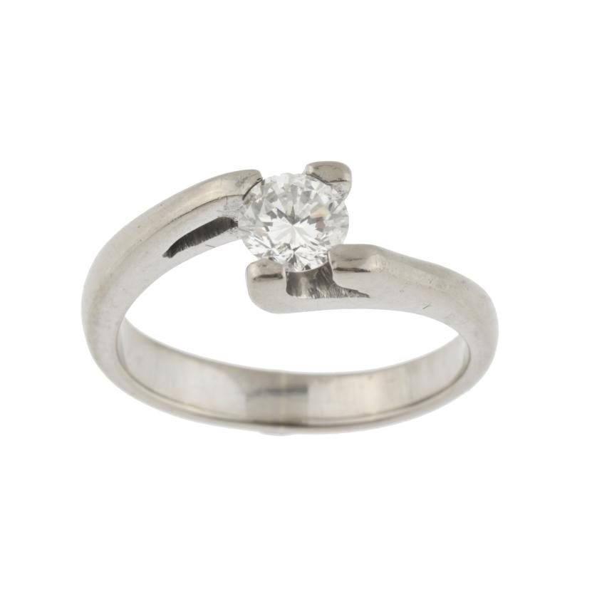 Solitaire ring with diamond. (1 of 3)