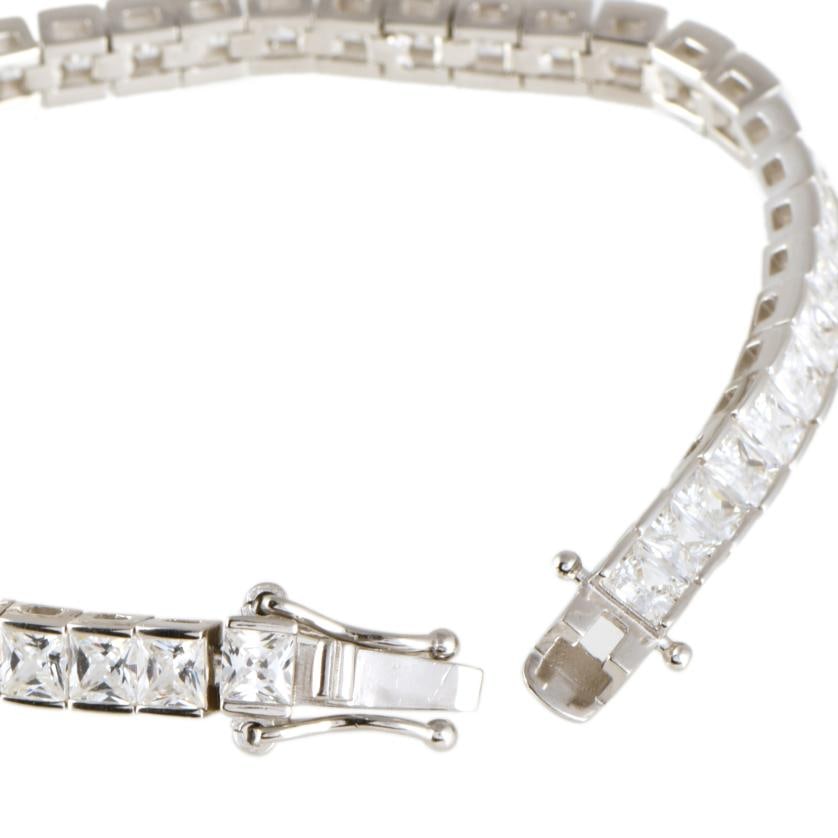 Zircons riviére bracelet. (1 of 1)