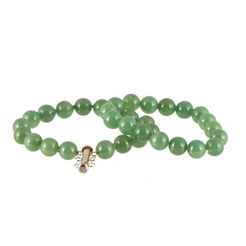 Pair of bracelets with jadeite beads. (1 of 2)