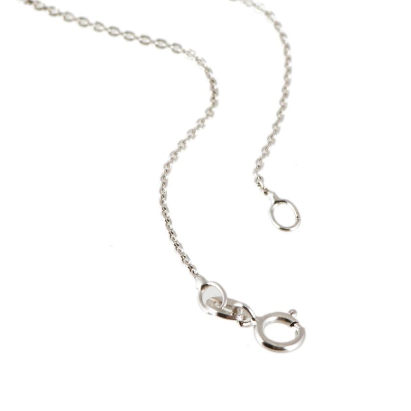 Necklace with diamond pendant. (1 of 2)