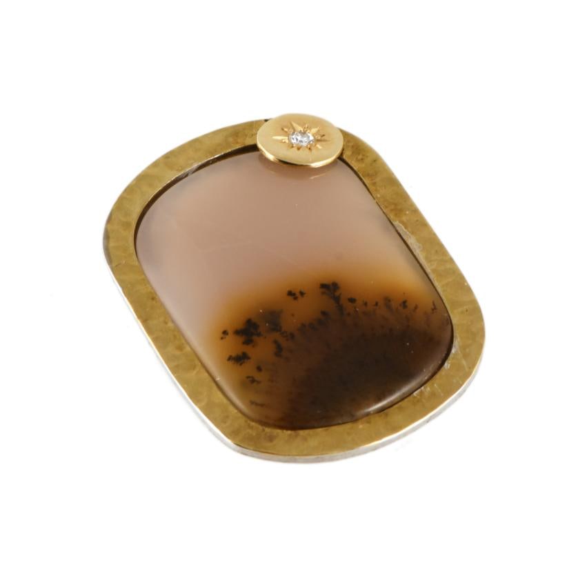 Pendant with natural chalcedony forming a landscape. (1 of 1)
